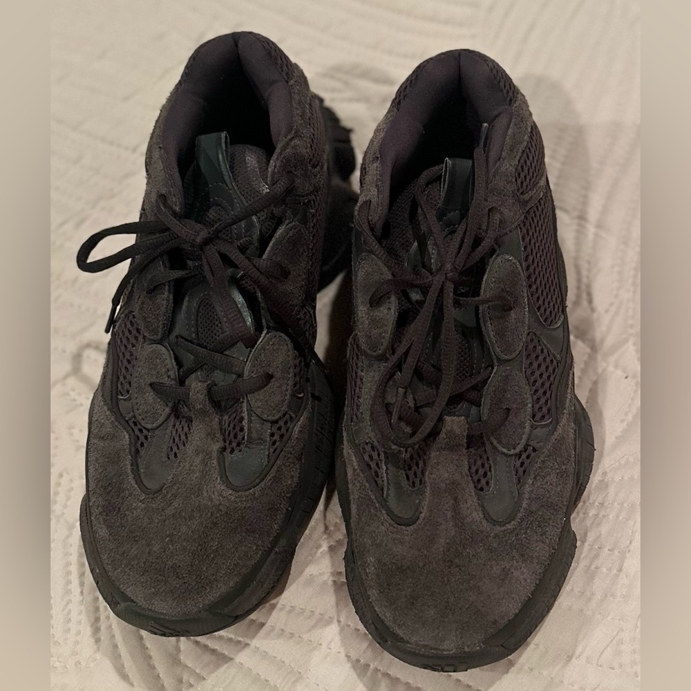 Yeezy shoes 10 1/2